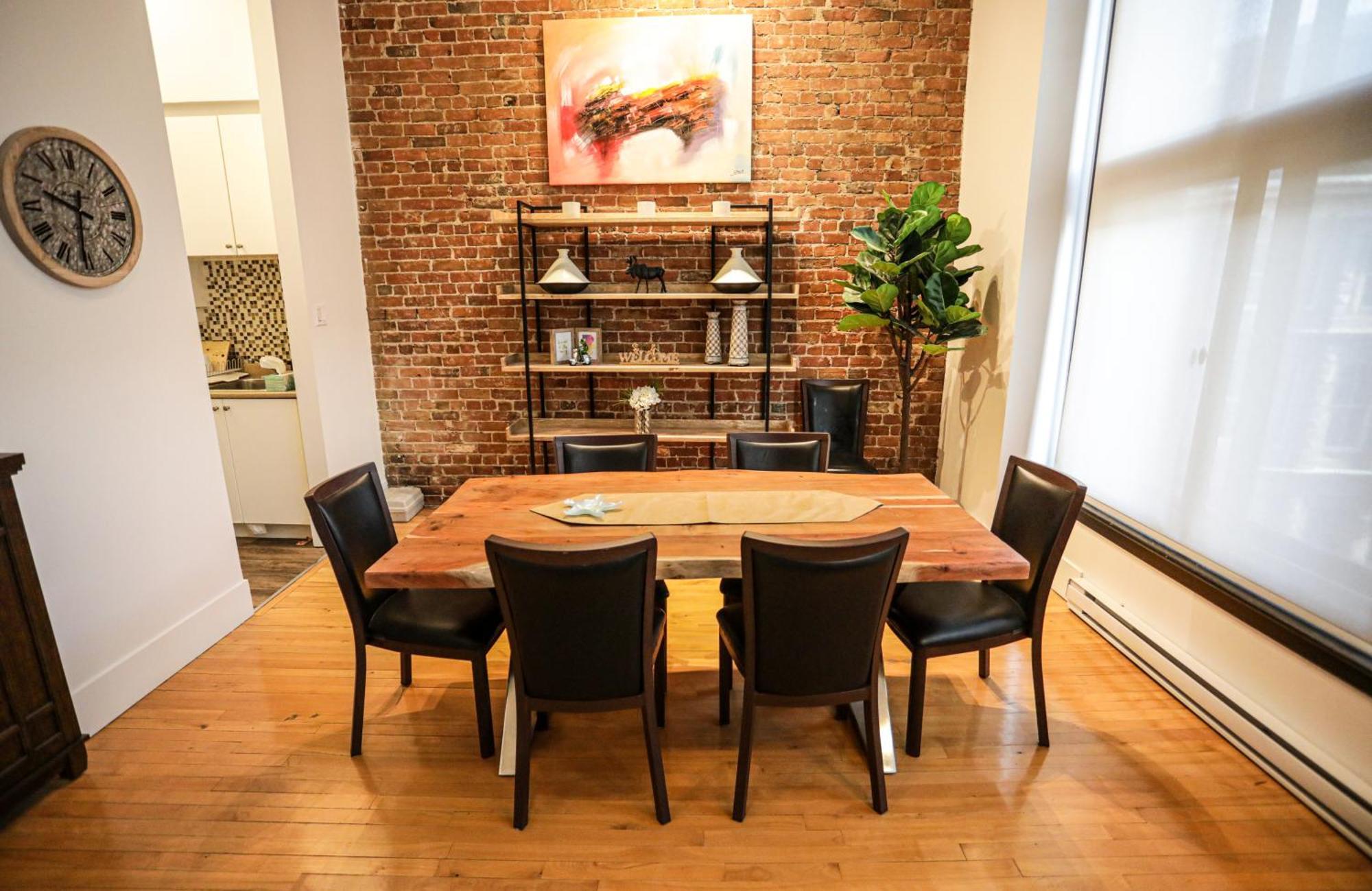 Elegant 1-Bedroom Apartment In Old Port- 301 Montréal Exterior foto