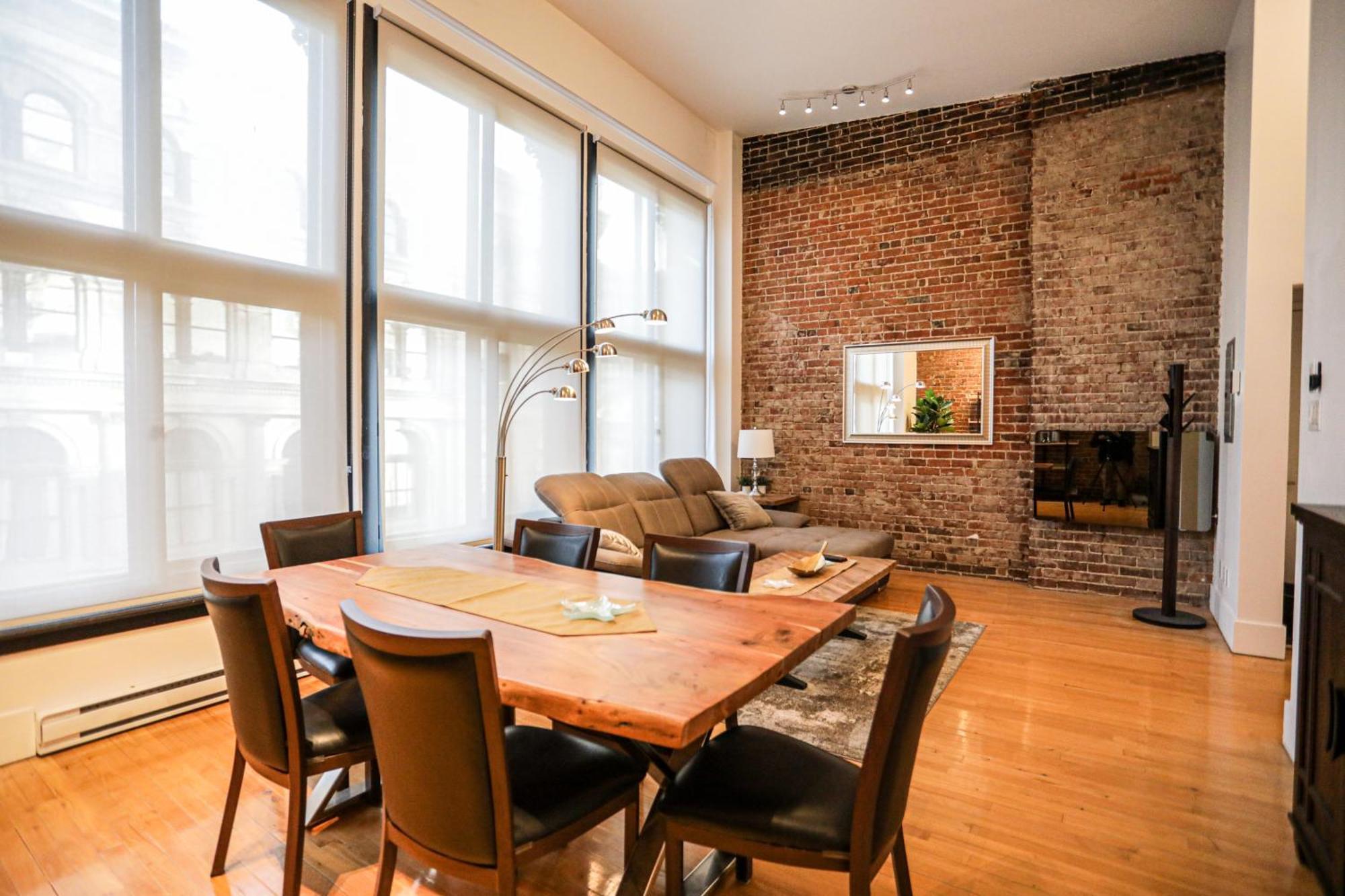 Elegant 1-Bedroom Apartment In Old Port- 301 Montréal Exterior foto